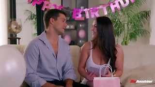 Gorgeous Angela White treats a guy to her curvy body