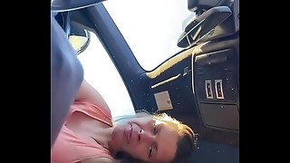 Kansas City BJ in the car her hair gets in the way